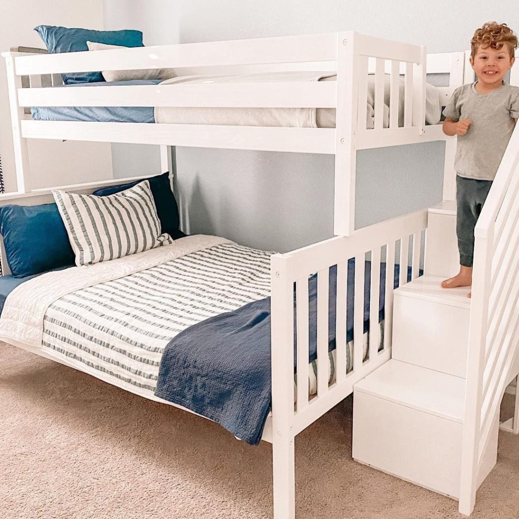 MAX & LILY SOLID WOOD TWIN OVER FULL BUNK BED WITH STAIRCASE IN WHITE FINISH