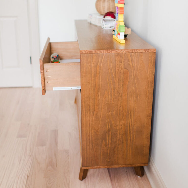 Max and Lily Scandinavian 6-Drawer Dresser in Pecan