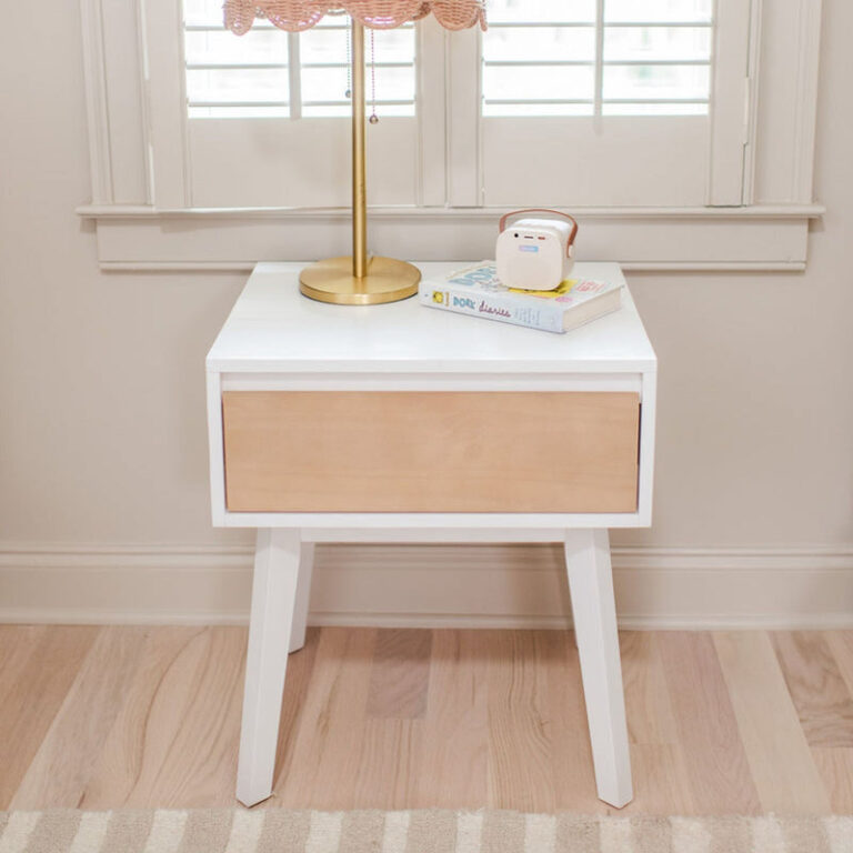 Max and Lily Scandinavian Nightstand in solid wood - view 4