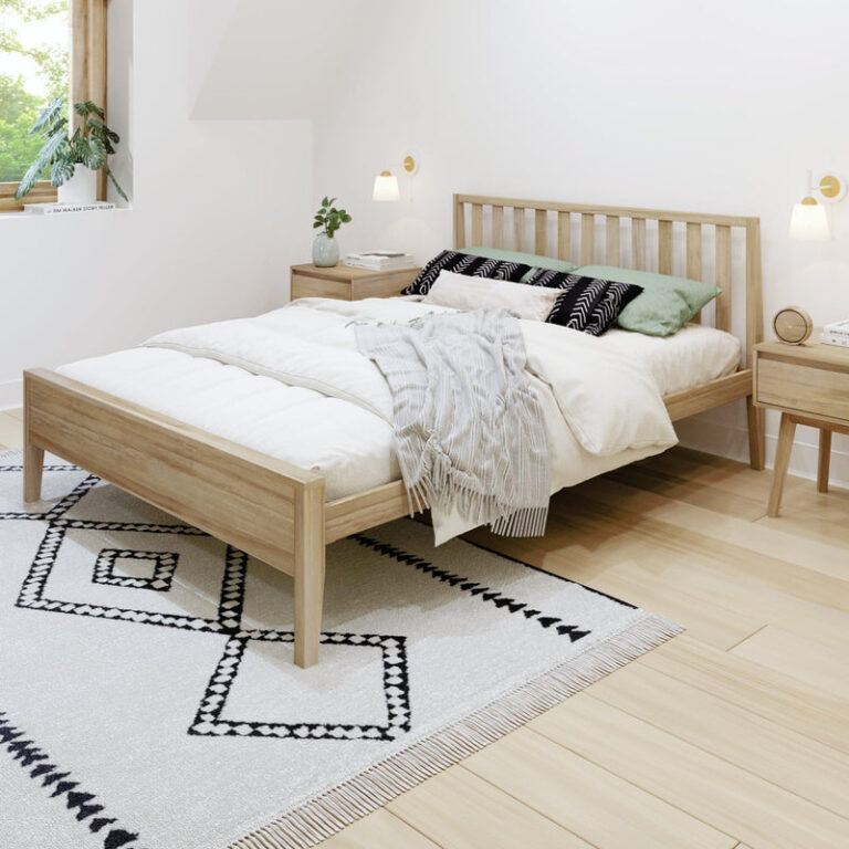 Max and Lily Scandinavian Queen Bed in solid wood - view 3
