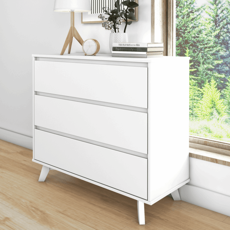 Max and Lily Scandinavian 3-Drawer Dresser in White