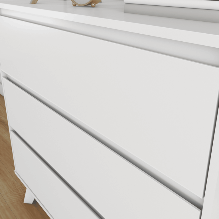 Max and Lily Scandinavian 3-Drawer Dresser in White