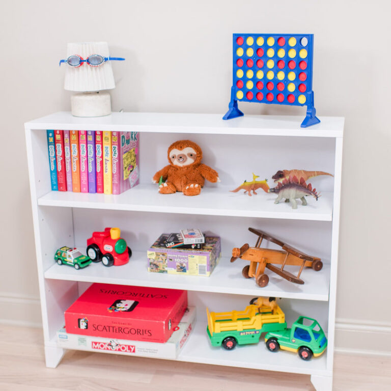 Max and Lily Classic 3-Shelf Bookcase - Thumbnail Image 3