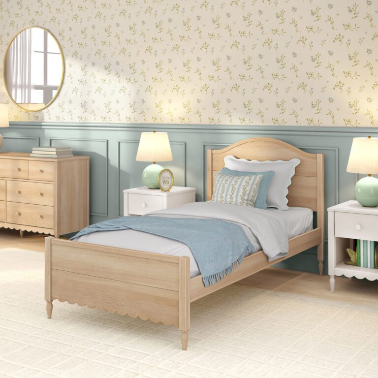 Max and Lily Charlotte Twin Bed - Thumbnail Image 2