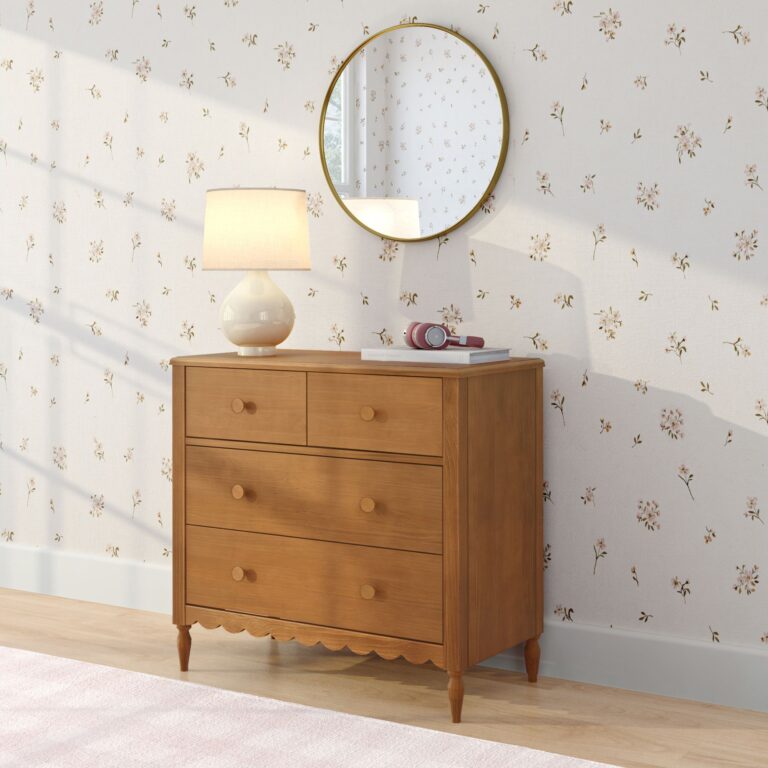 Max and Lily Charlotte 4-Drawer Dresser - Thumbnail Image 39