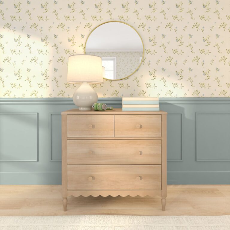 Max and Lily Charlotte 4-Drawer Dresser - Thumbnail Image 29