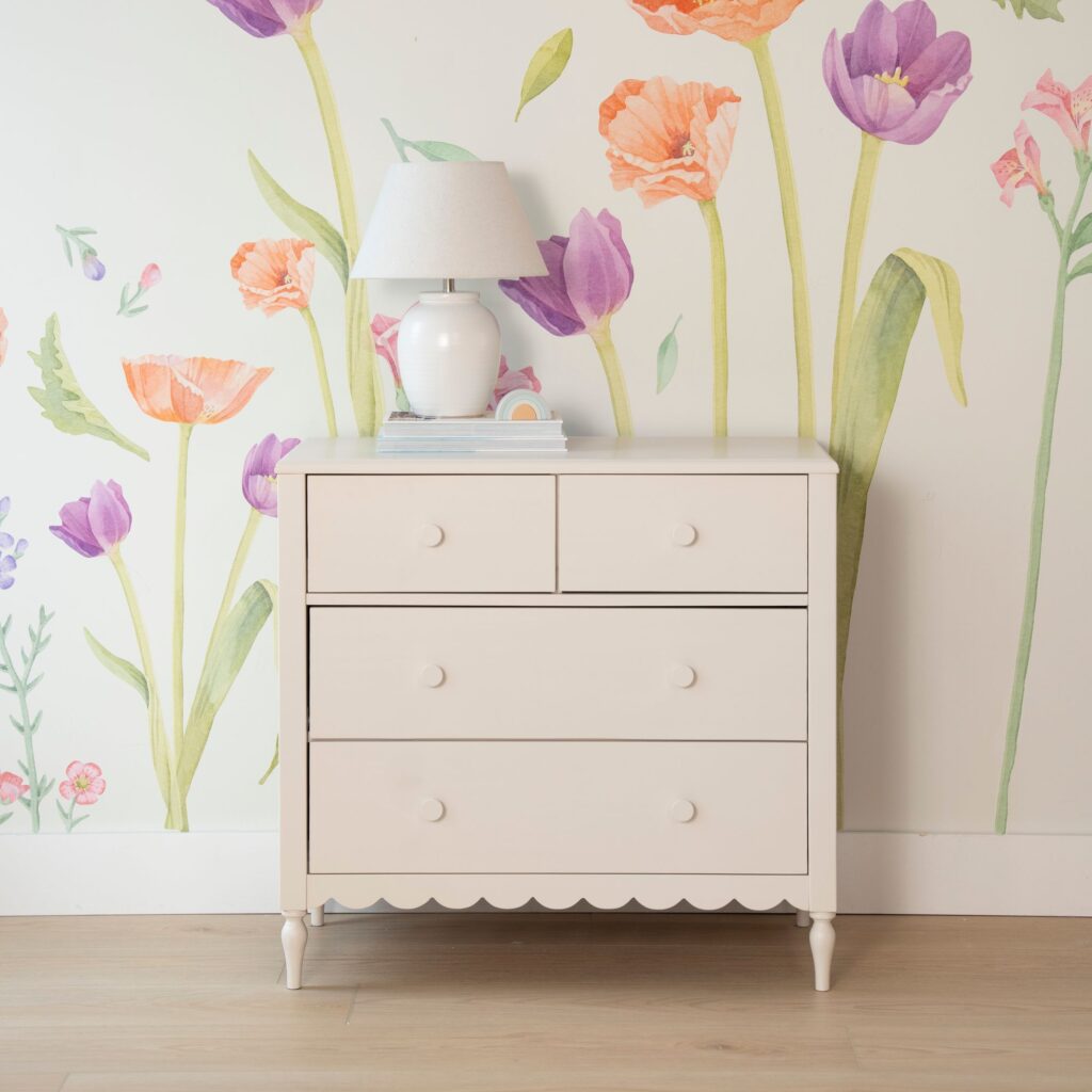 Max and Lily Charlotte 4-Drawer Dresser