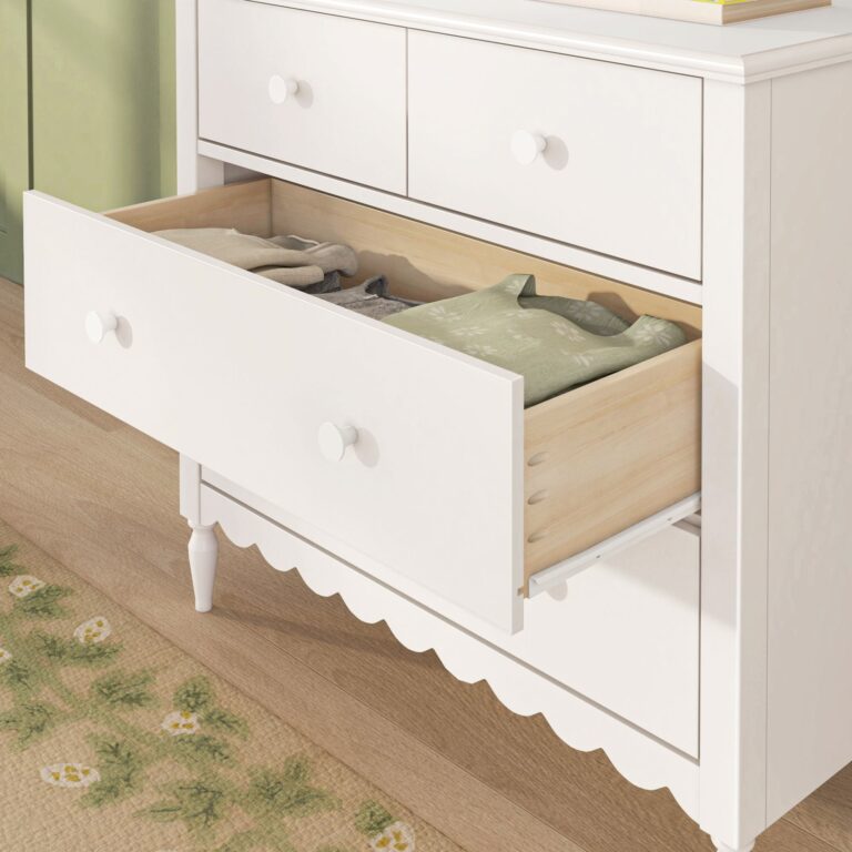 Max and Lily Charlotte 4-Drawer Dresser - Thumbnail Image 19
