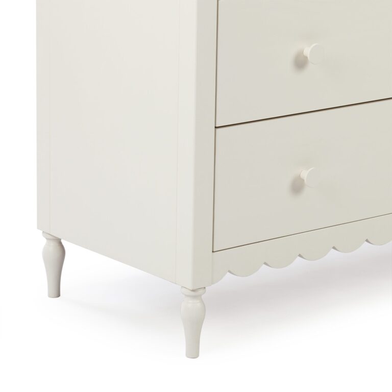 Max and Lily Charlotte 4-Drawer Dresser - Thumbnail Image 23