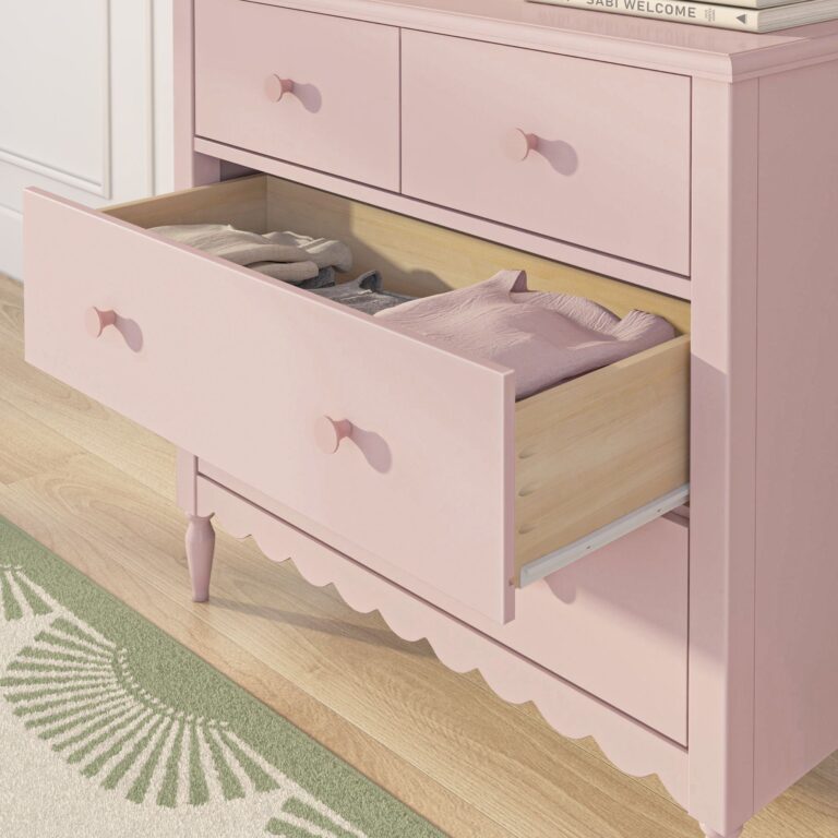 Max and Lily Charlotte 4-Drawer Dresser - Thumbnail Image 9