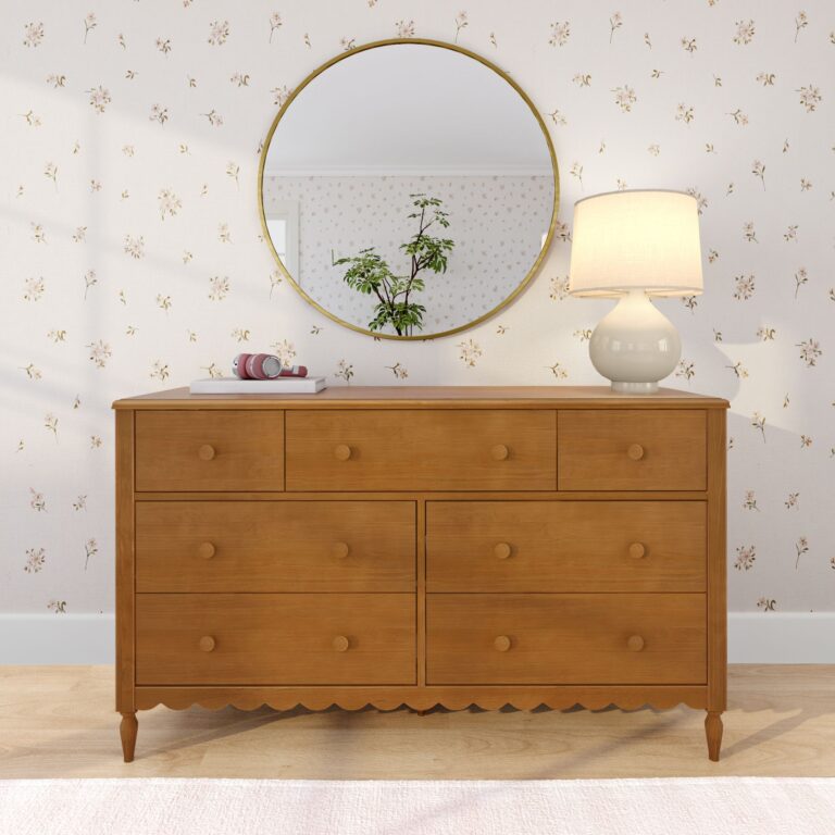Max and Lily Charlotte 7-Drawer Dresser - Thumbnail Image 36