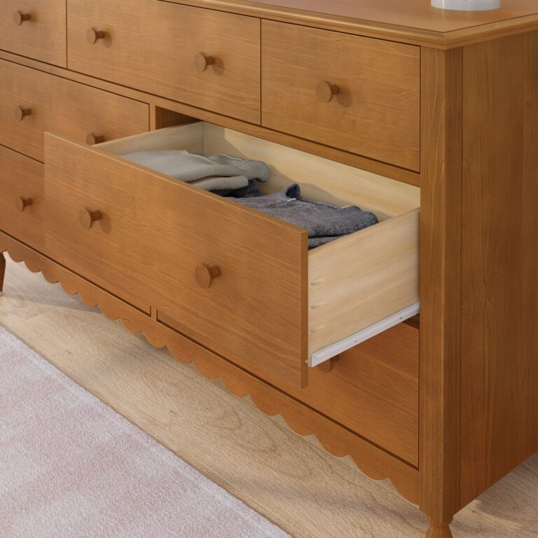 Max and Lily Charlotte 7-Drawer Dresser - Thumbnail Image 40
