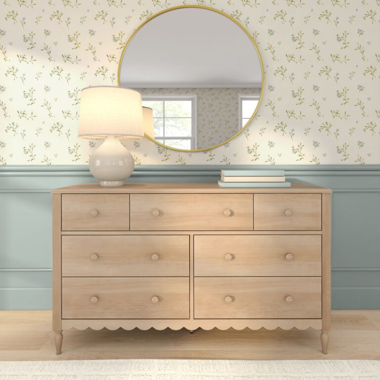 Max and Lily Charlotte 7-Drawer Dresser - Thumbnail Image 26