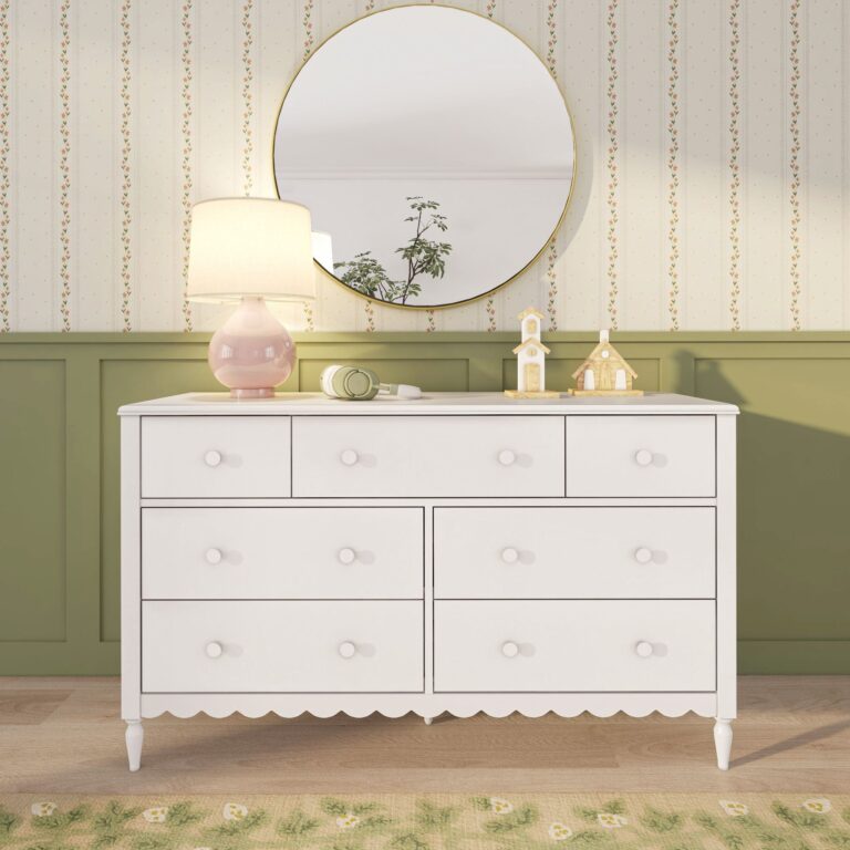 Max and Lily Charlotte 7-Drawer Dresser - Thumbnail Image 1
