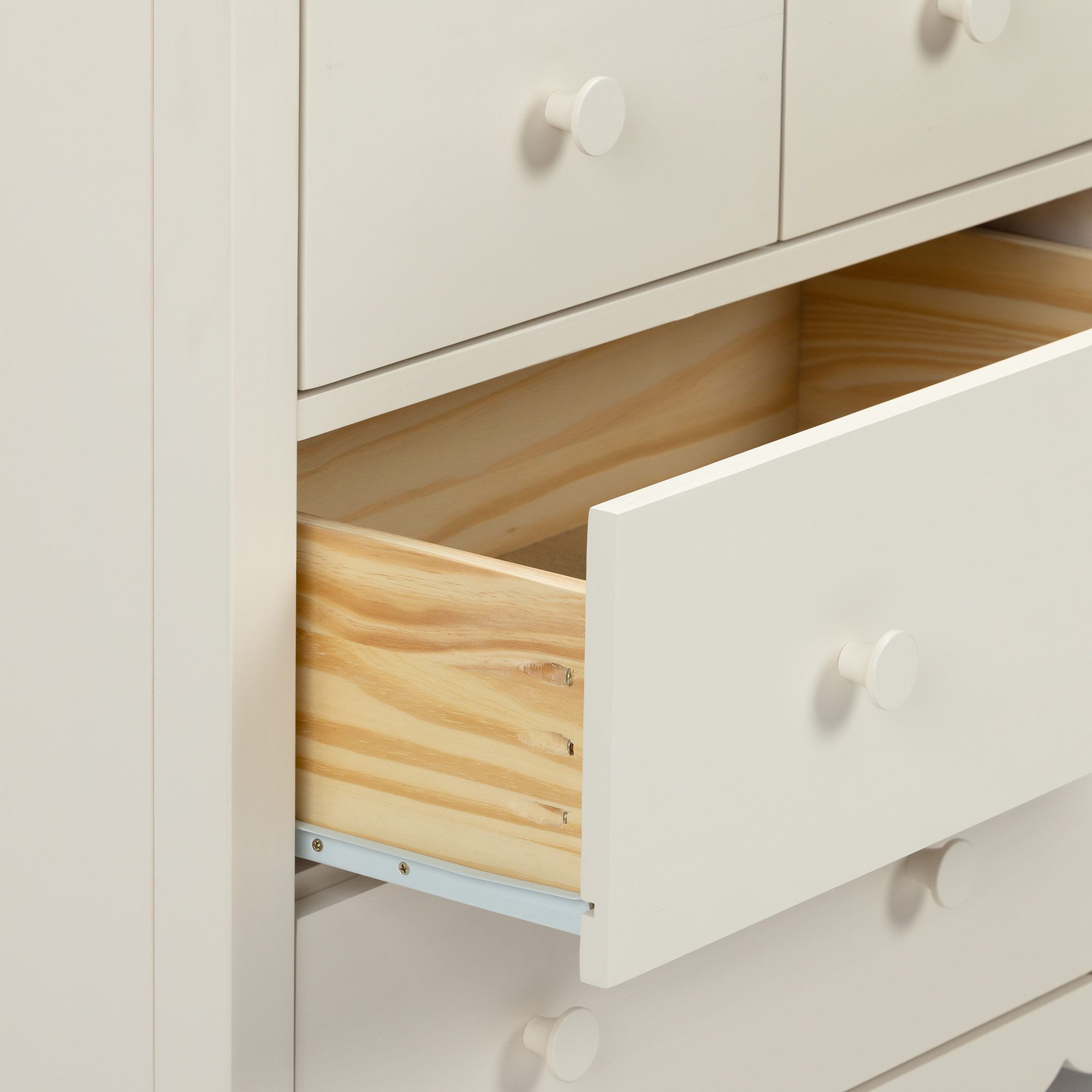 Max and Lily Charlotte 7-Drawer Dresser - Image 17