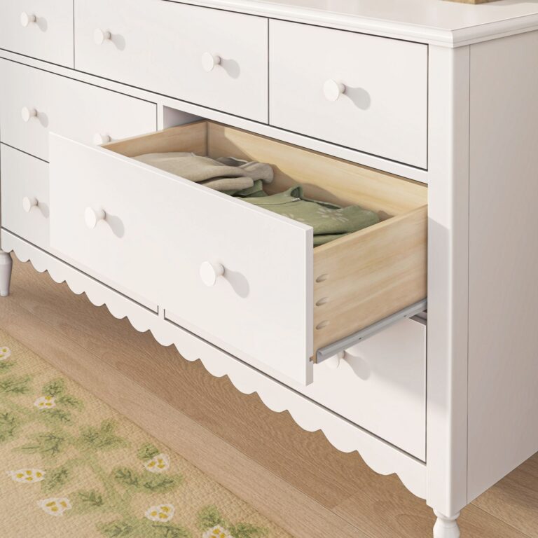 Max and Lily Charlotte 7-Drawer Dresser - Thumbnail Image 20